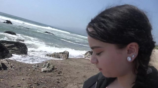 Горячая порно моделька на Малибу